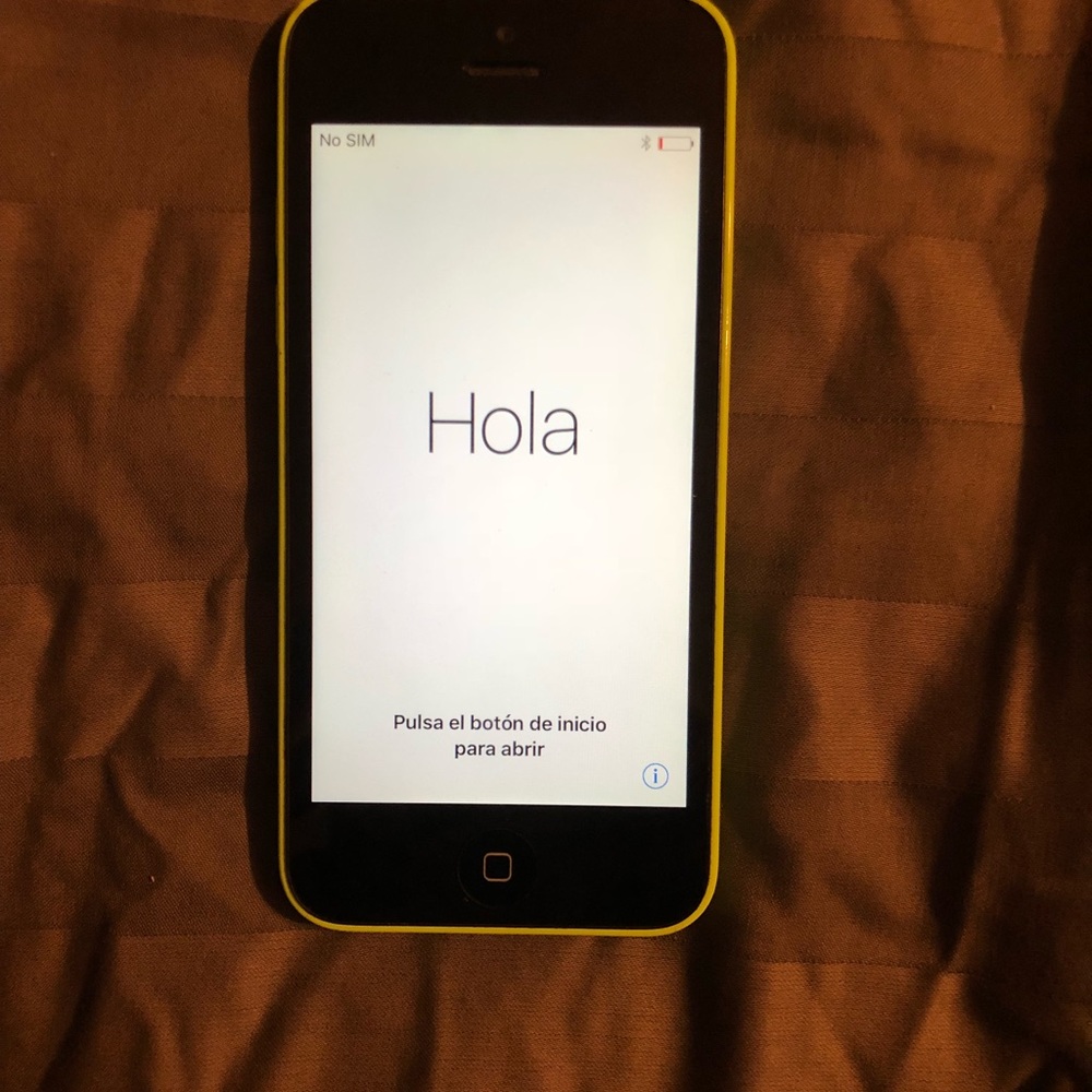 Green IPhone 5c with life proof case